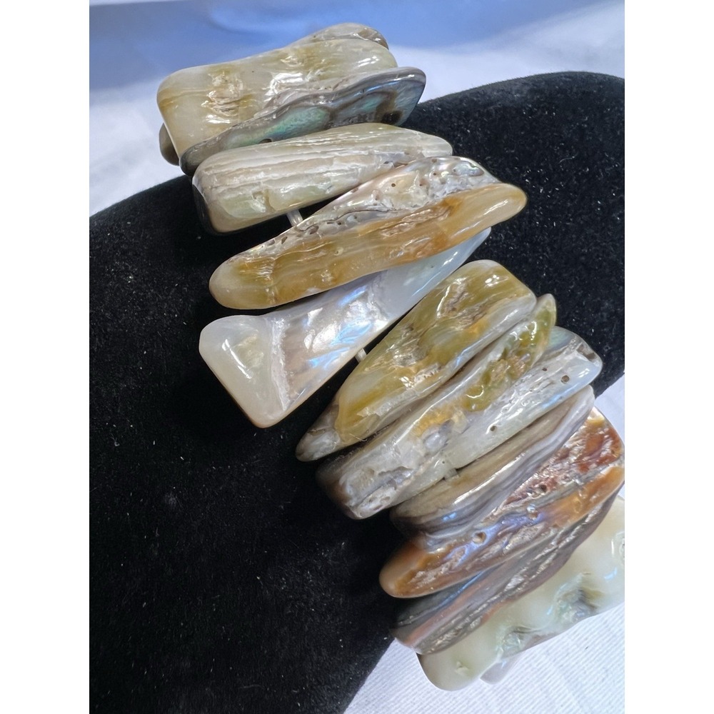 Polished Stones And Shells Bracelet - Picture 4 of 4